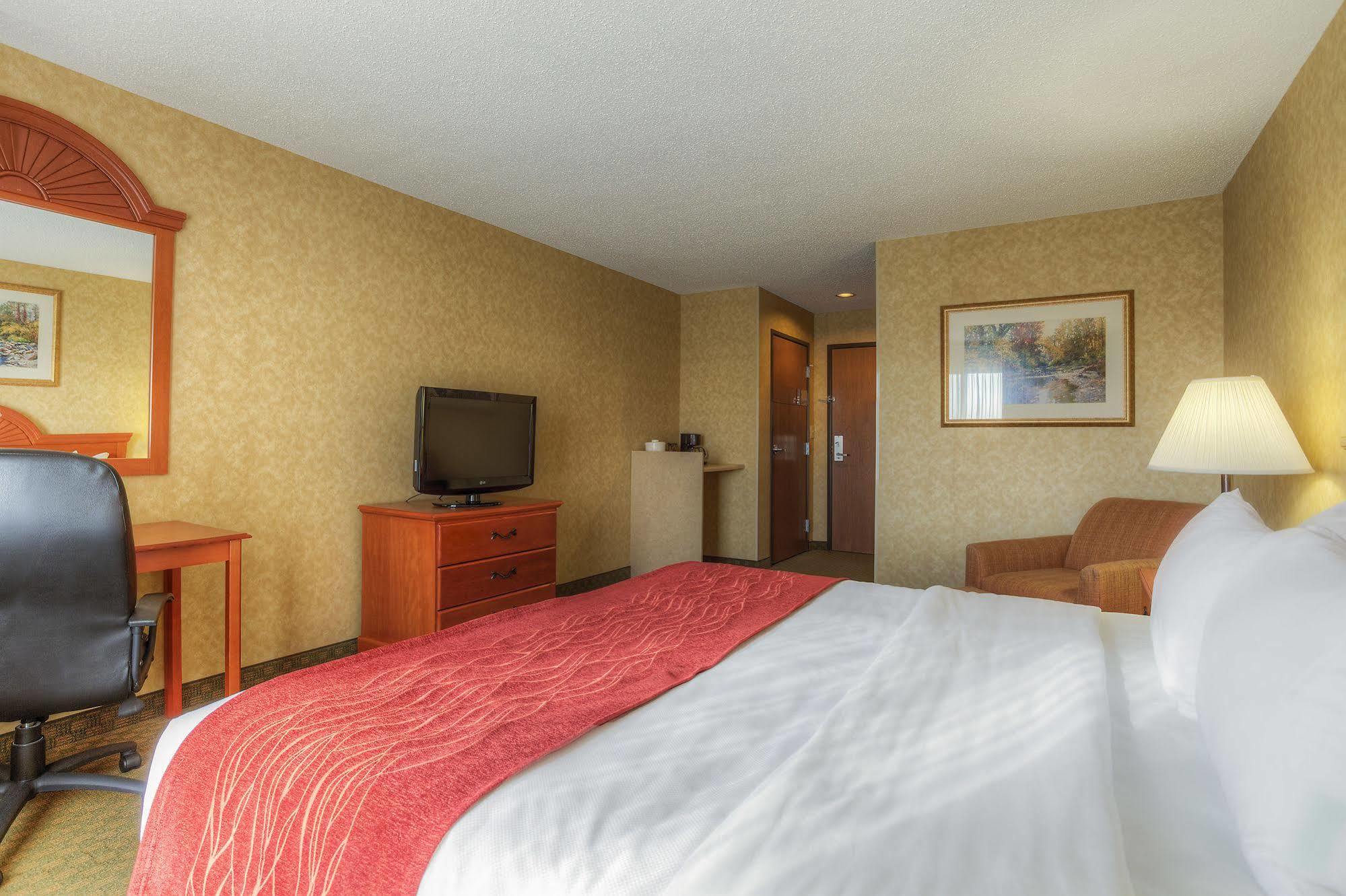 Quality Inn & Suites Rockport-Owensboro North Gold Award Winner Buitenkant foto